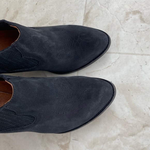 $278 Frye Ilana Shootie Western Black Suede Stack Heels Ankle Boots Booties 7.5 - Picture 7 of 13